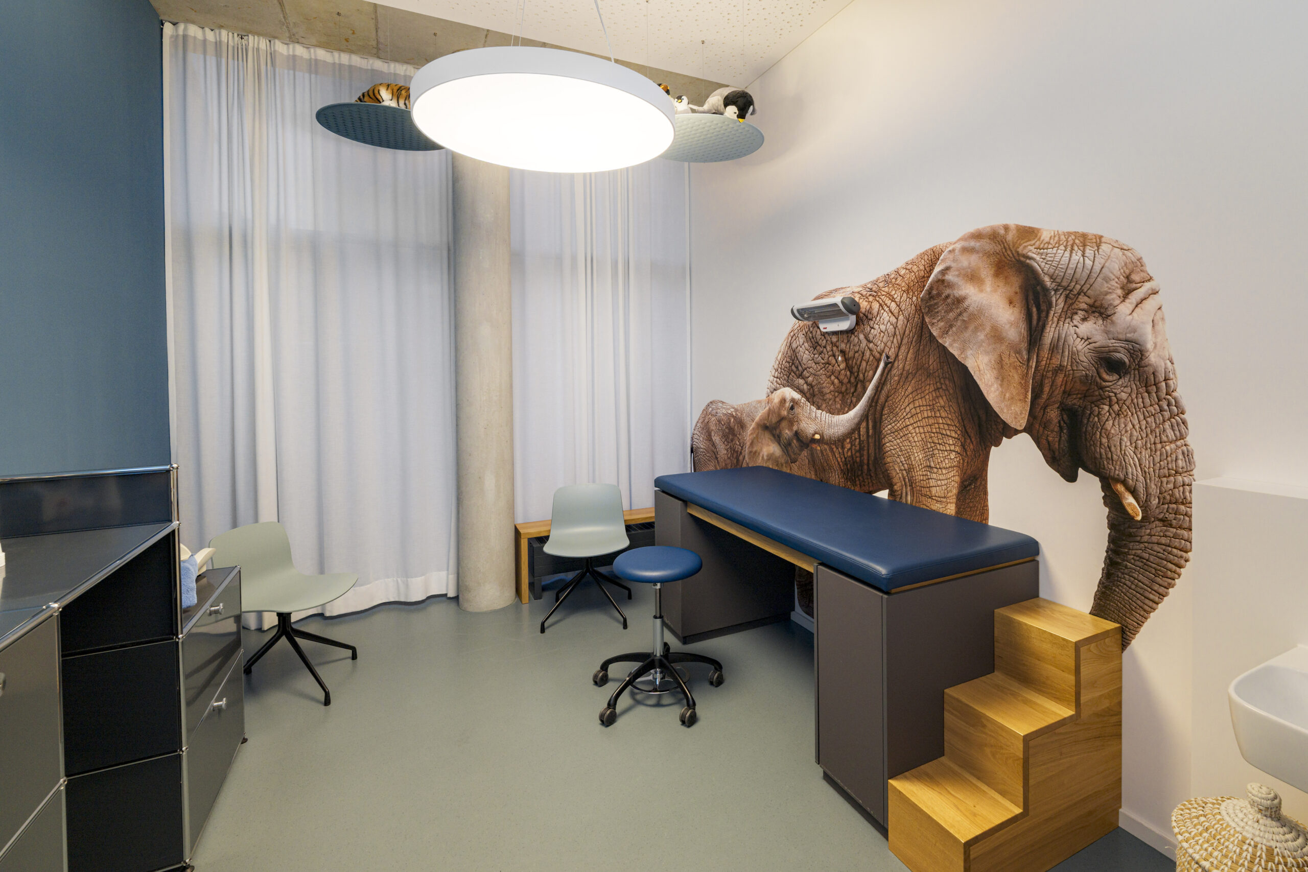 elefanten zimmer bearbeitet